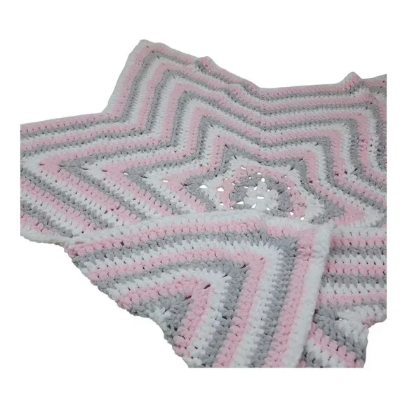 Star Shaped Crocheted Throw Blanket Soft Fluffy Hand Made Crochet Pink Gray